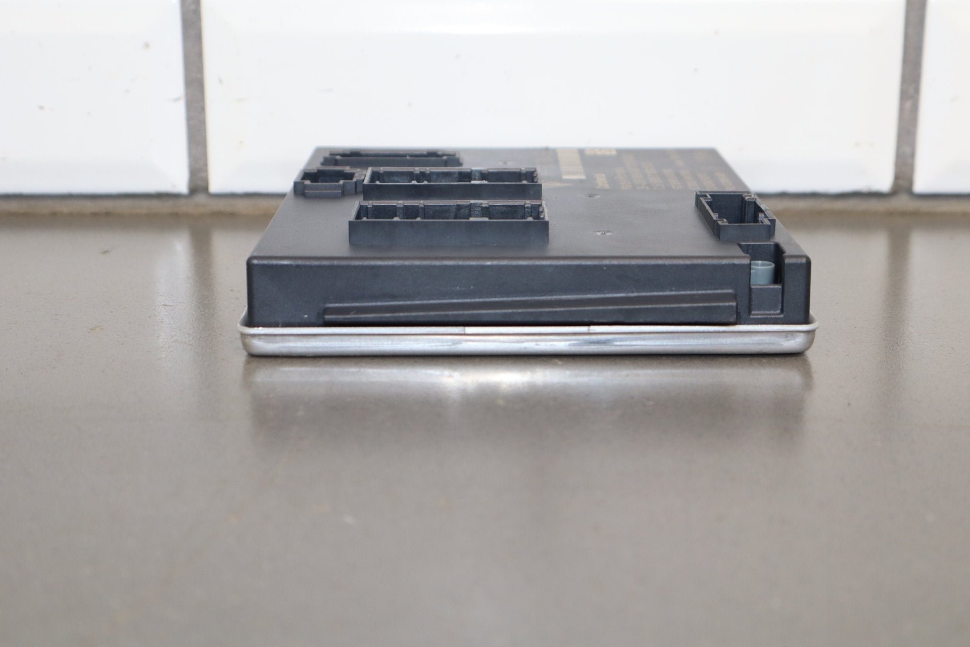 2010-2016 Porsche Panamera Body Control Module 7pp907064be OEM