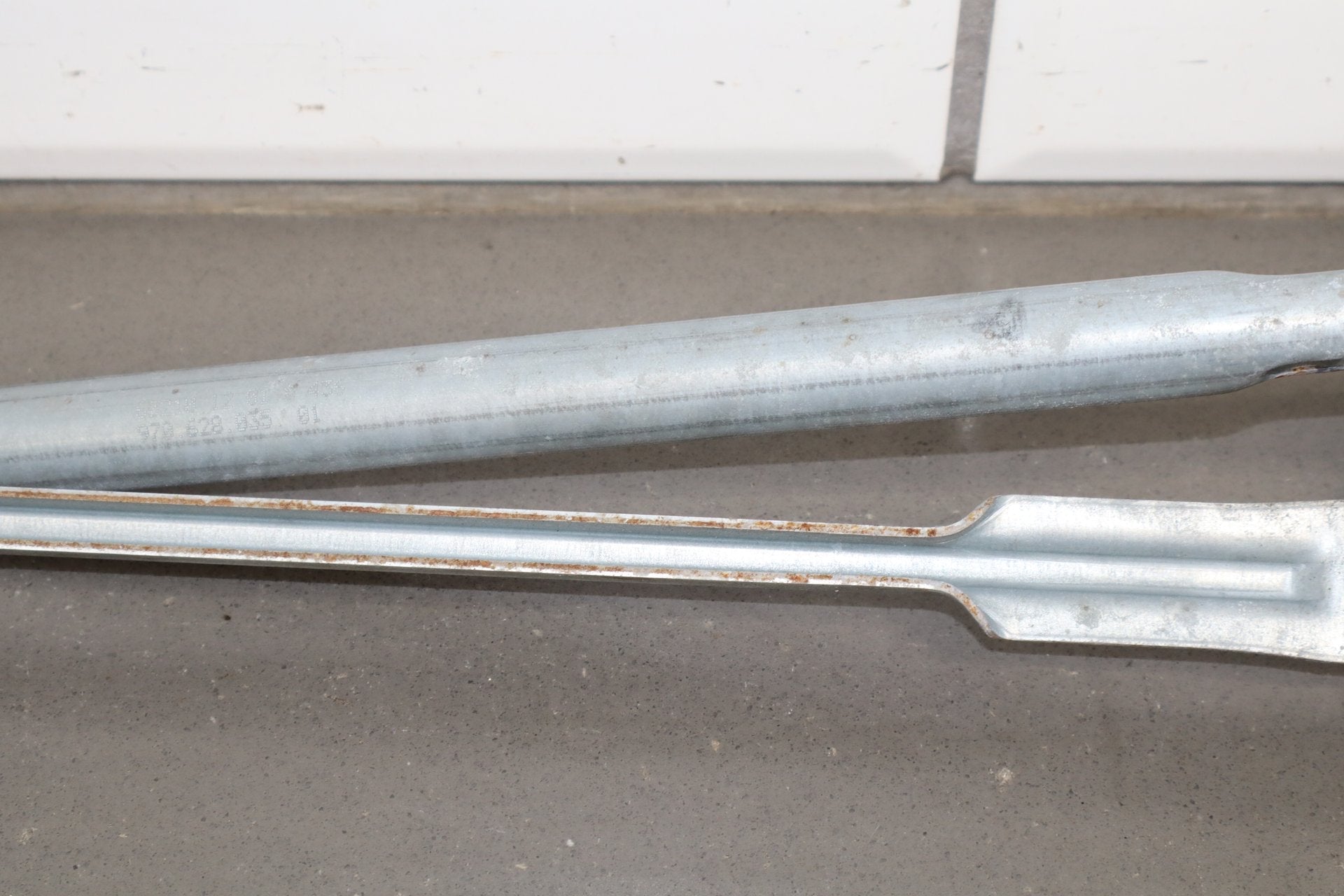 2010-2016 Porsche Panamera Windshield Wiper Front Wiper Motor OEM