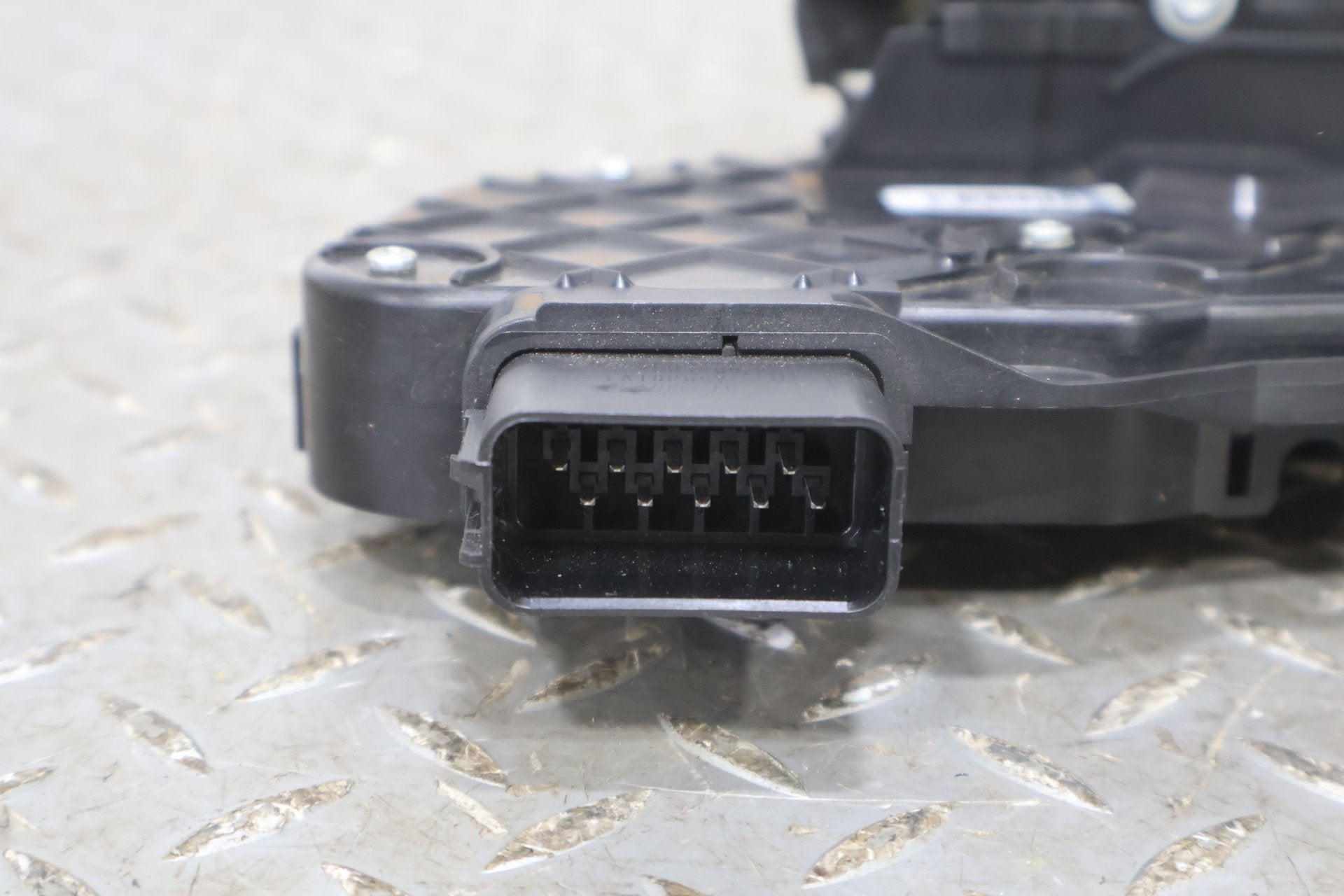 2010 ASTON- Right Front Door Latch