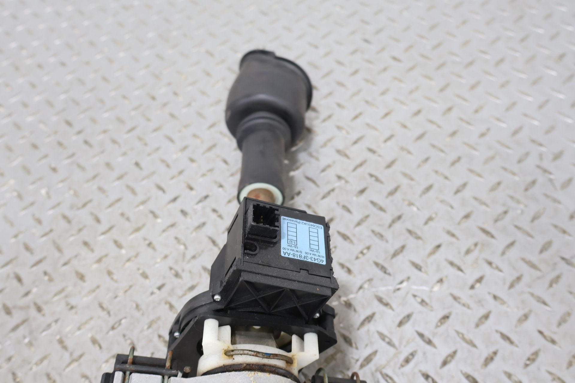 2010 ASTON- Steering Column