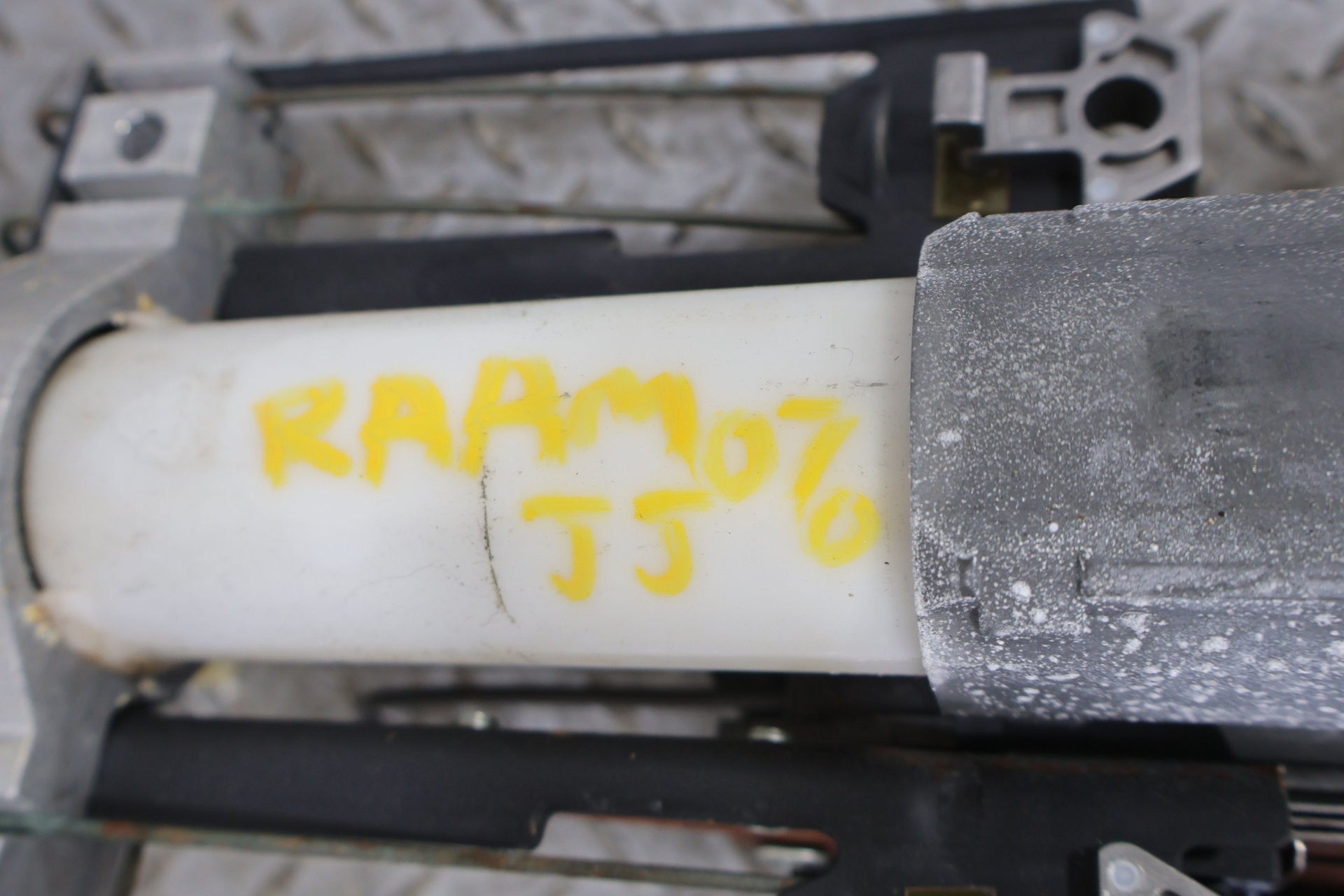 2010 ASTON- Steering Column