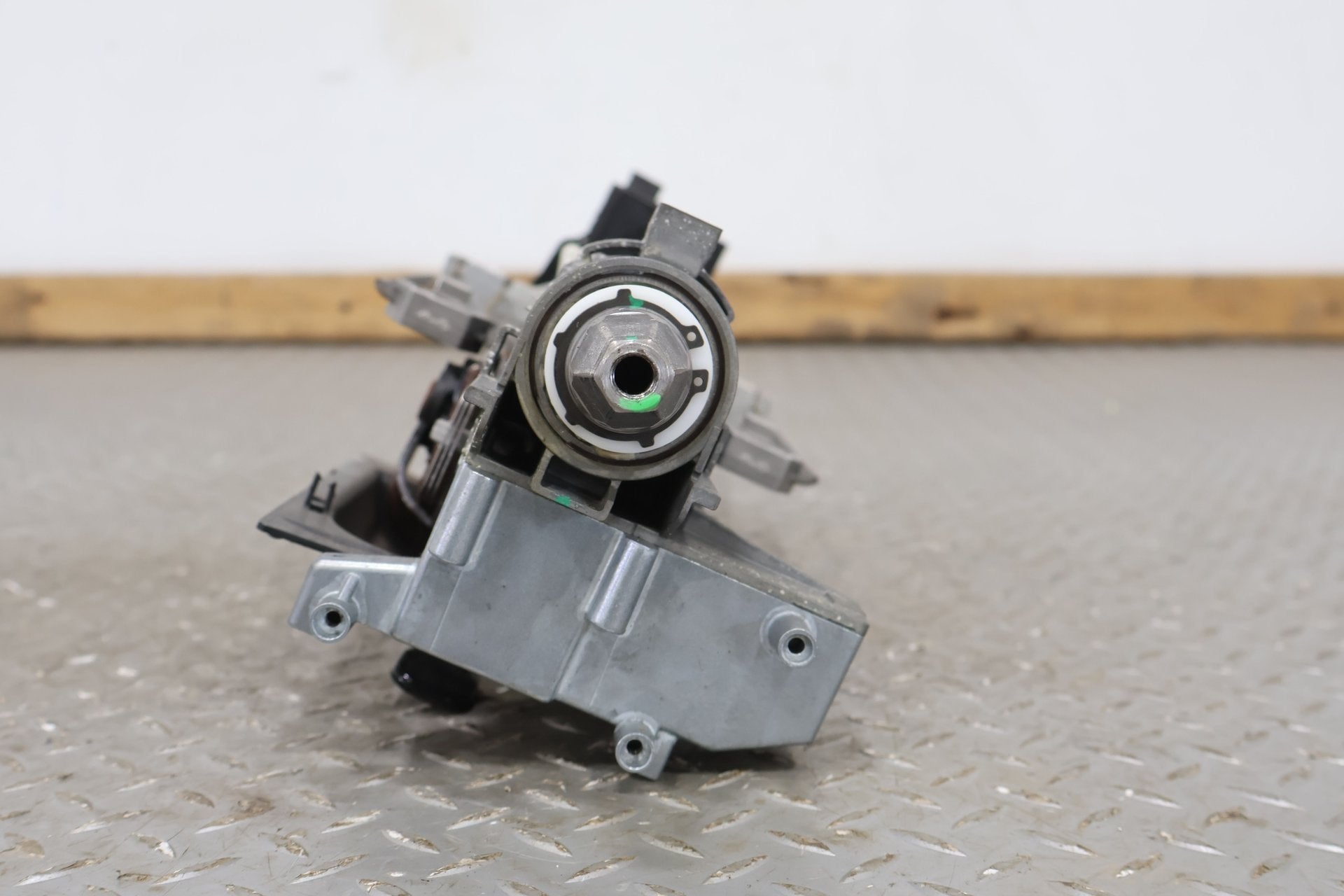 2010 ASTON- Steering Column