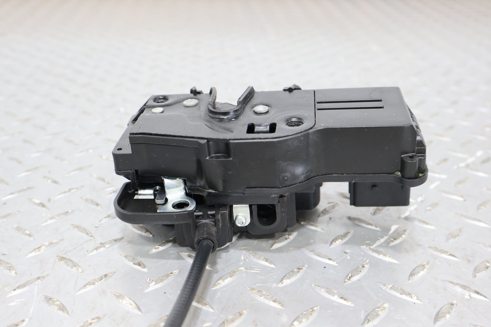 2010 Chevrolet Corvette- Right Front Door Latch