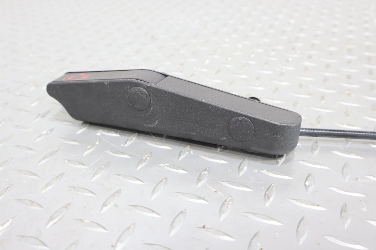 2010 Chevrolet Corvette- Right Front Door Latch