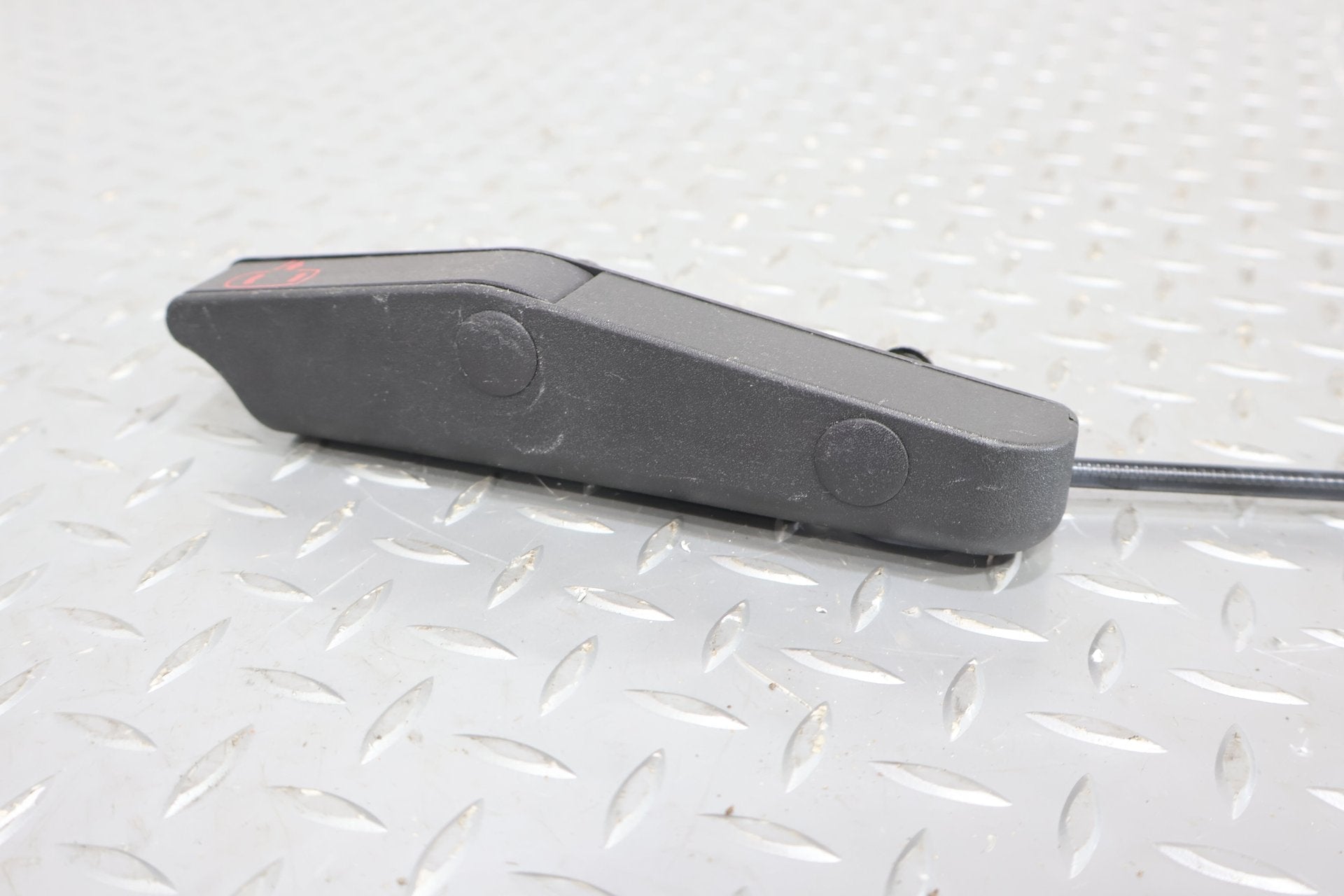 2010 Chevrolet Corvette- Right Front Door Latch
