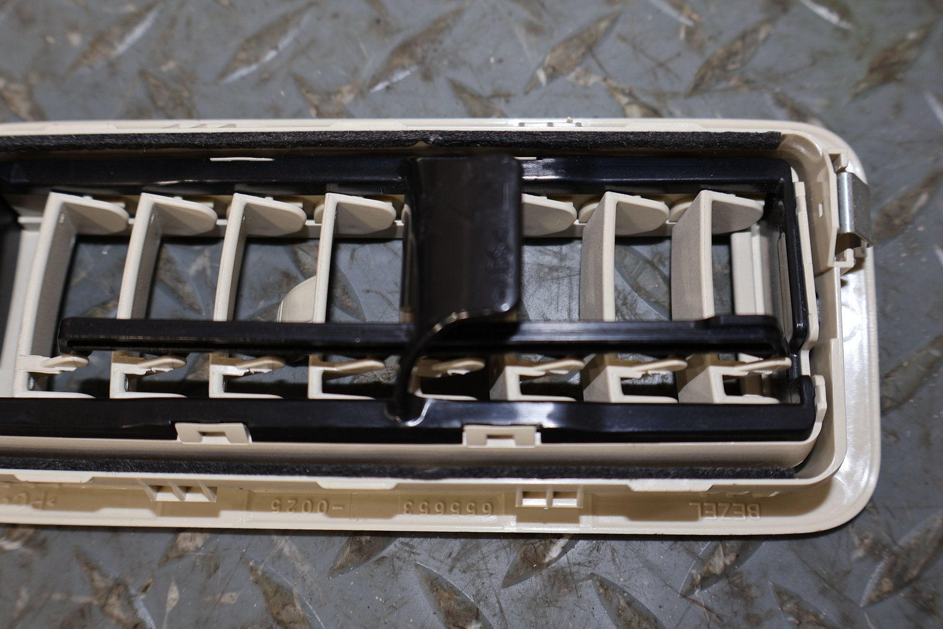 2010 Lexus GX460- Dash Vent