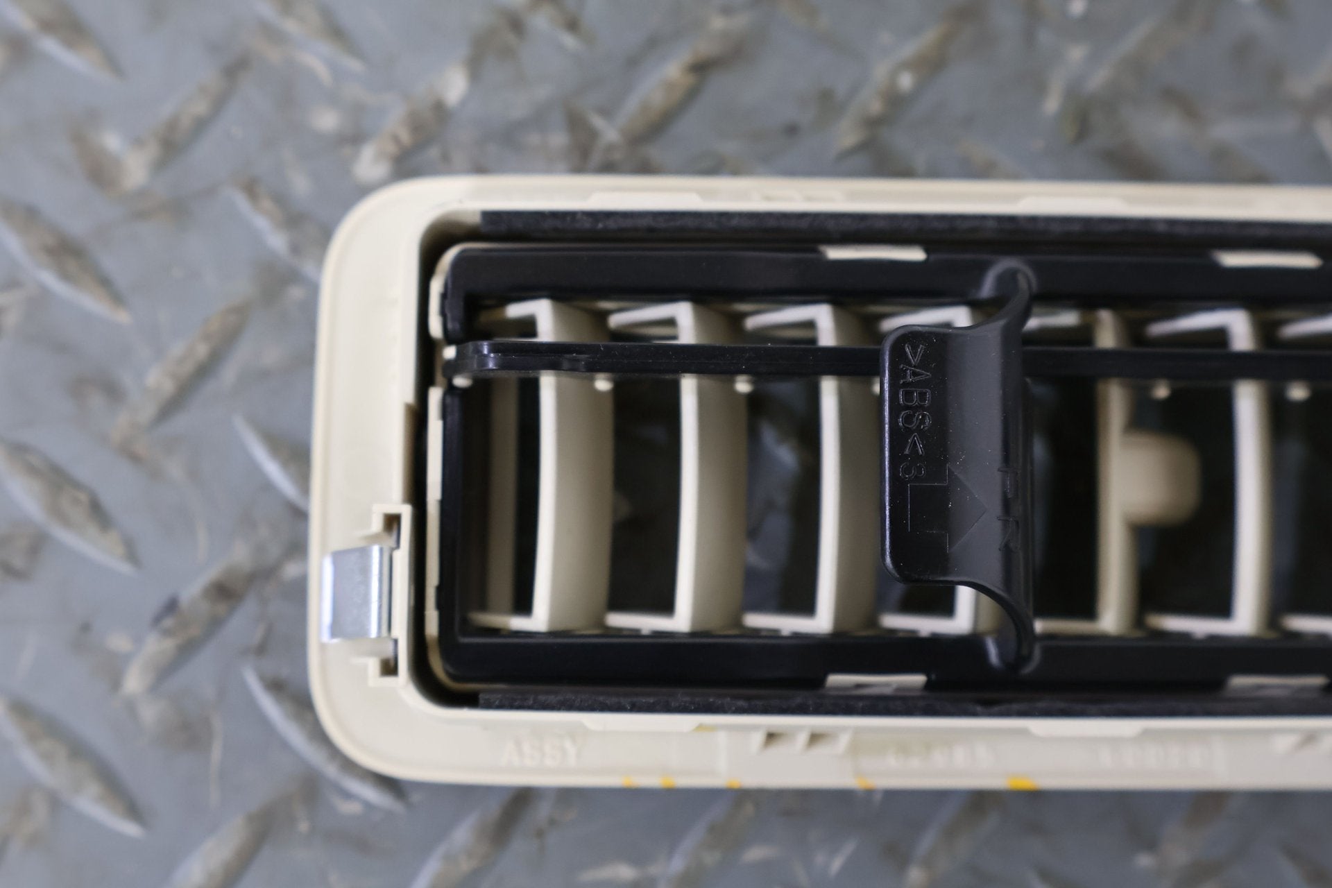 2010 Lexus GX460- Dash Vent