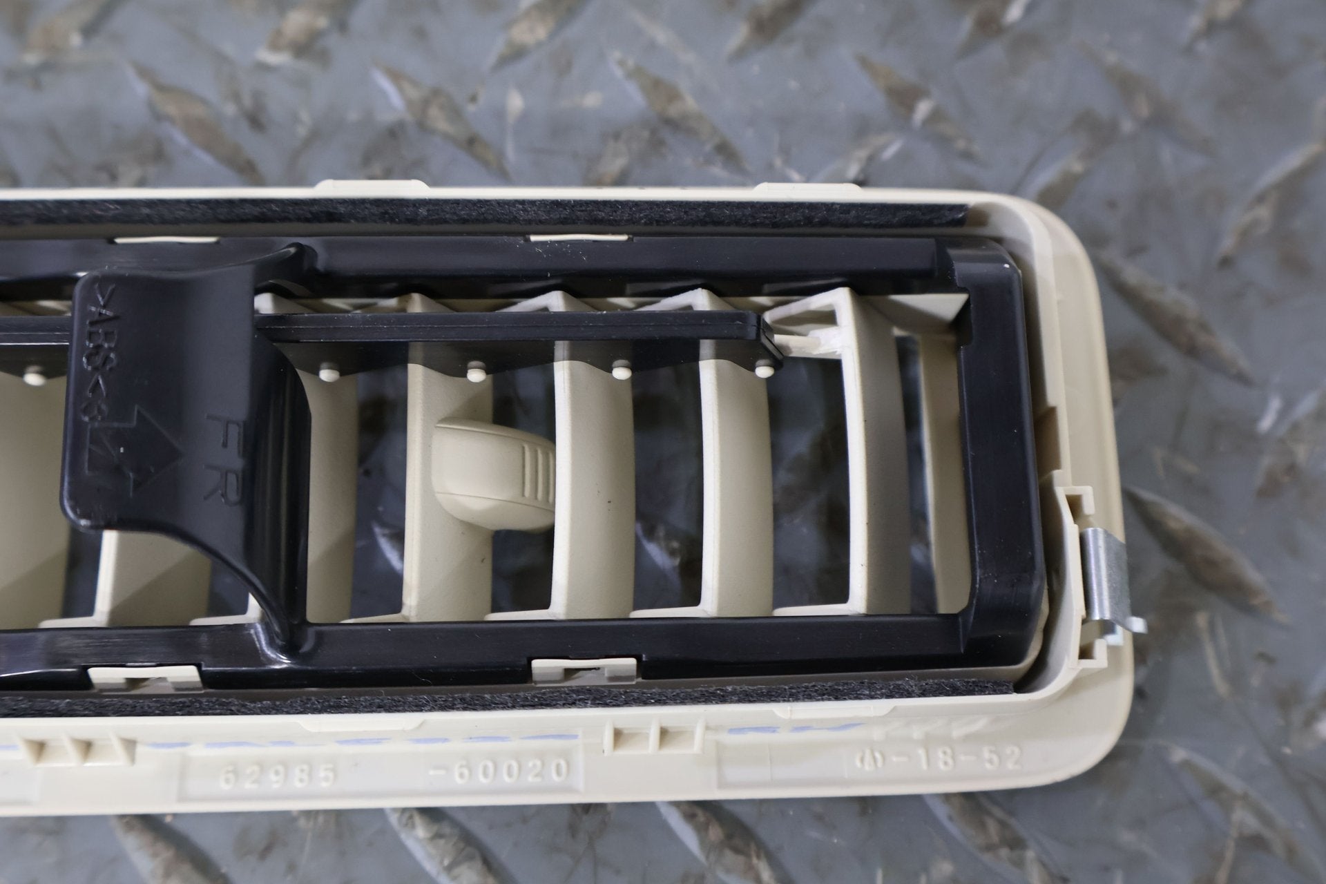 2010 Lexus GX460- Dash Vent