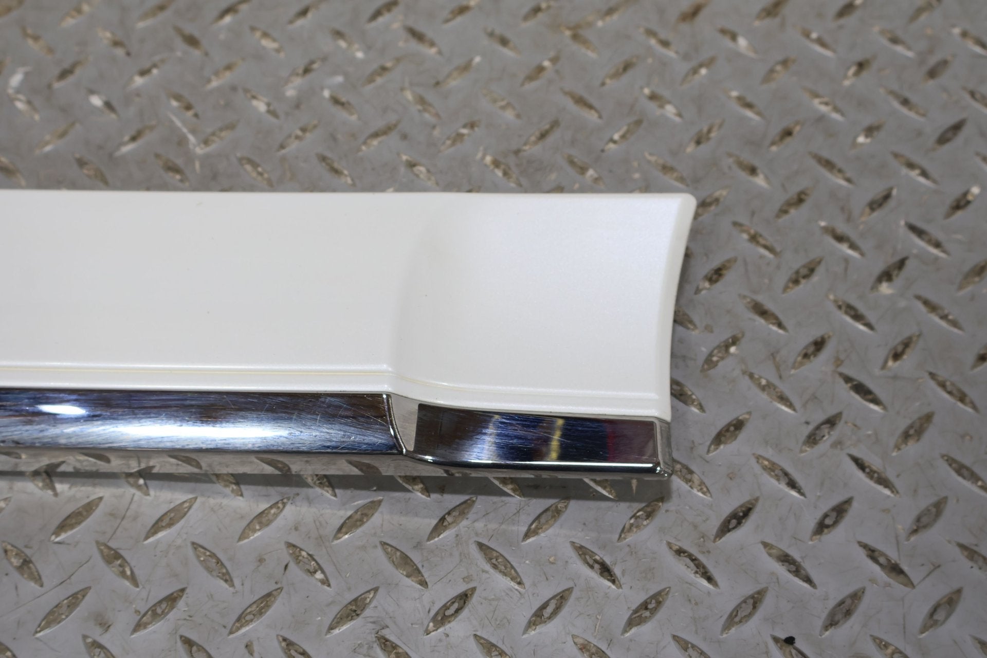 2010 Lexus GX460- REAR DOOR MOULDING
