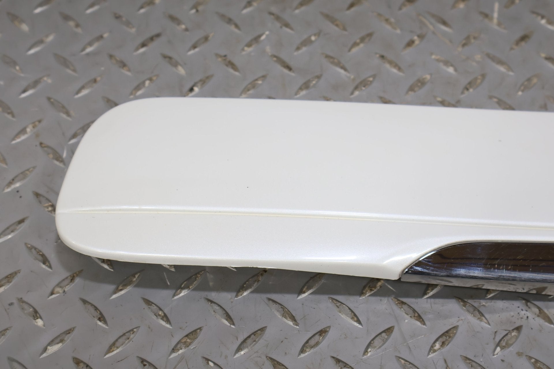 2010 Lexus GX460- REAR DOOR MOULDING
