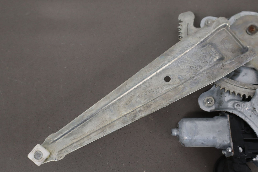 2010 Lexus GX460 - Right Rear Door Regulator