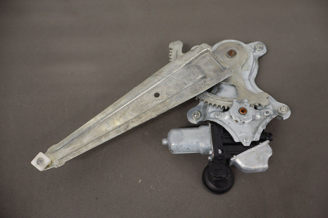 2010 Lexus GX460 - Right Rear Door Regulator