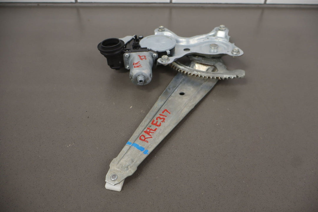 2010 Lexus GX460 - Right Rear Door Regulator