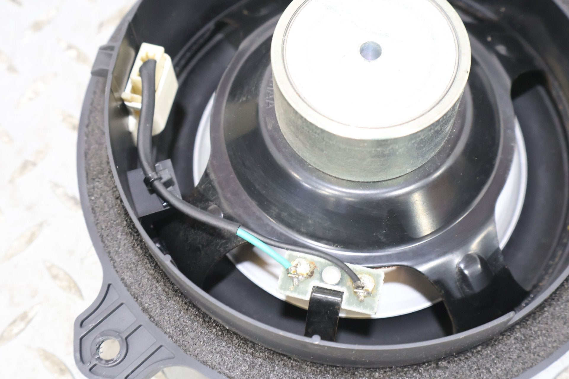 2010 Lexus GX460- Speakers