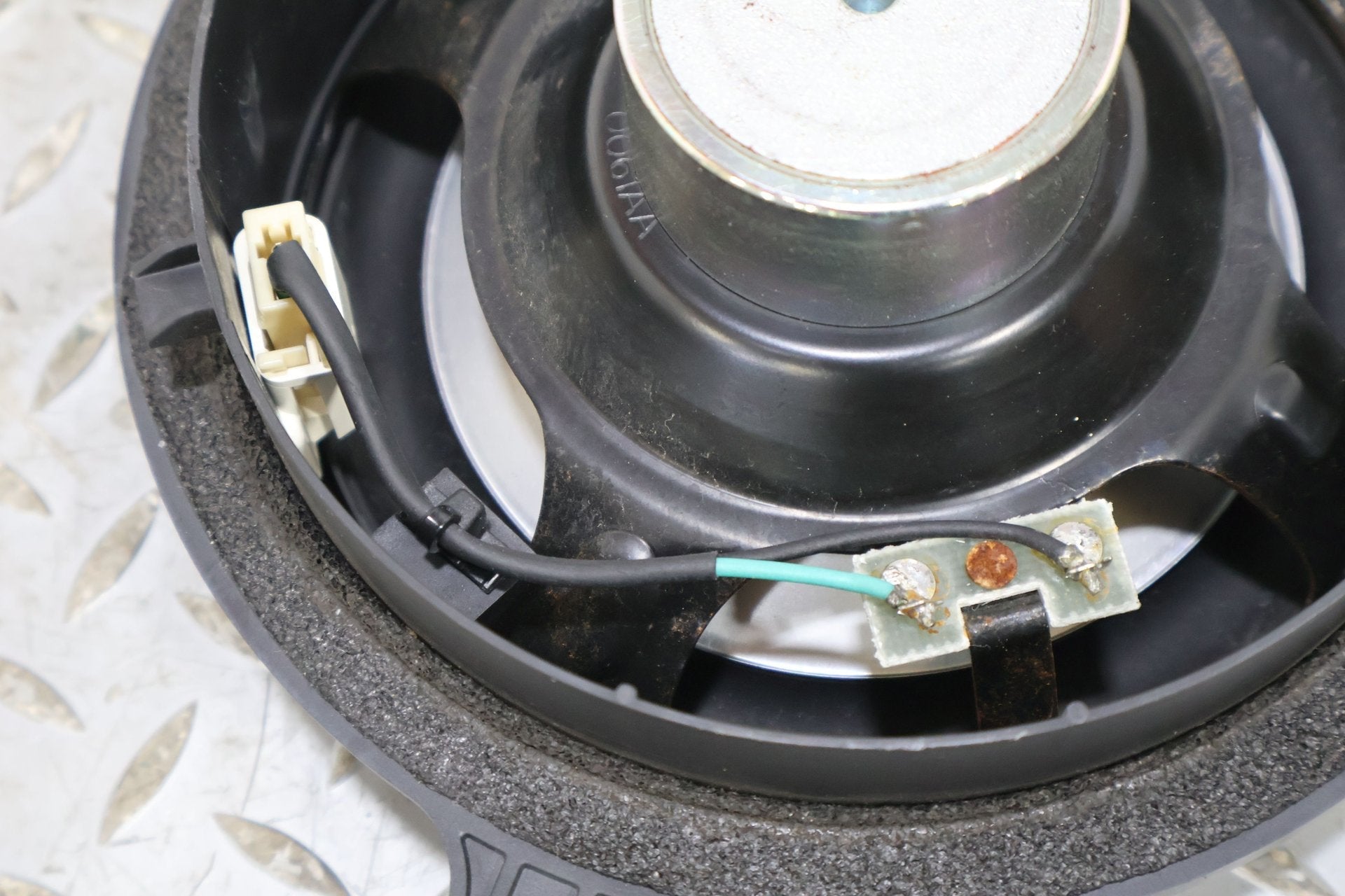 2010 Lexus GX460- Speakers