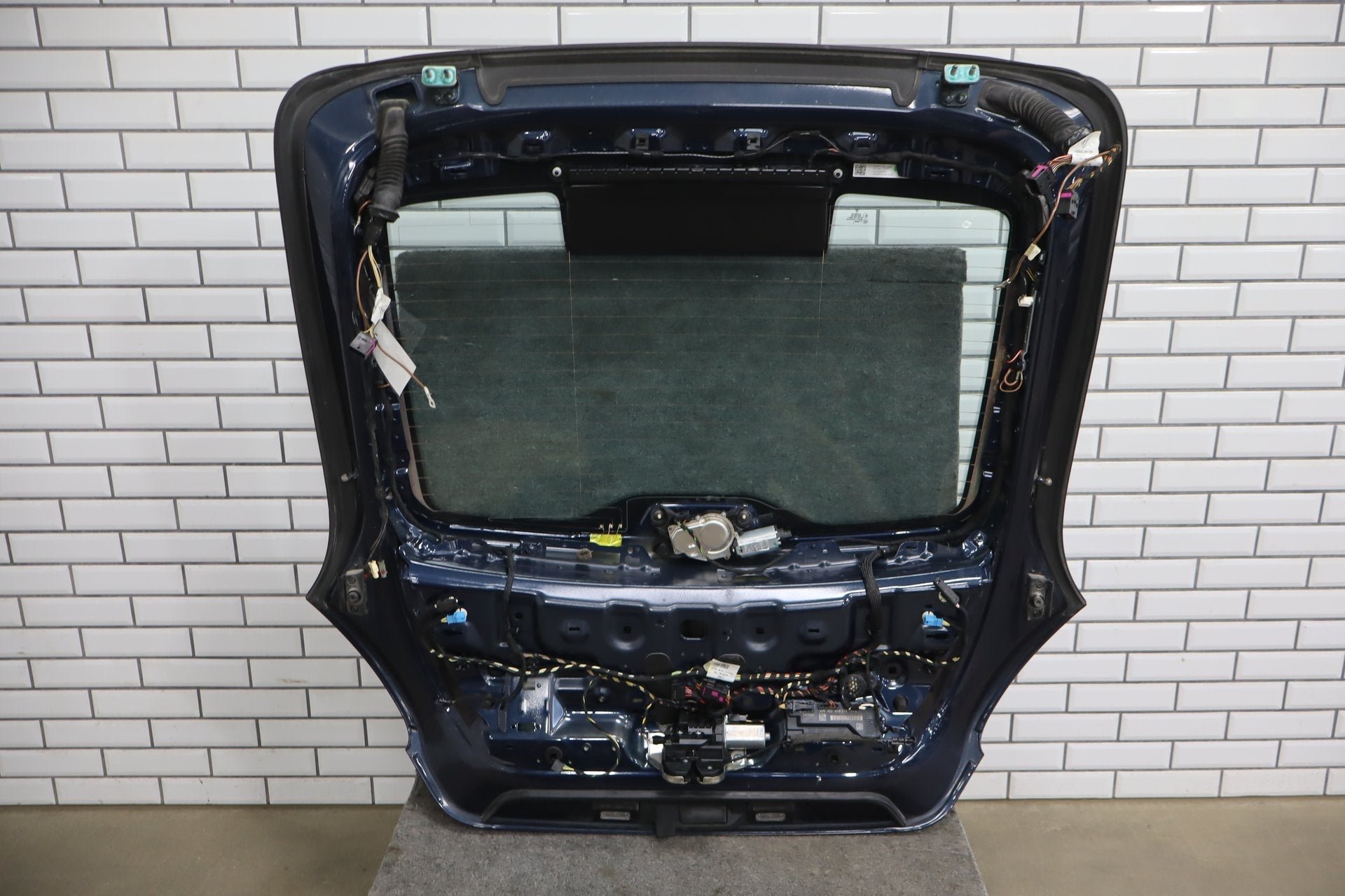 2010 Porsche Panamera 4 S Decklid/Tailgate Dark Blue Metallic N4