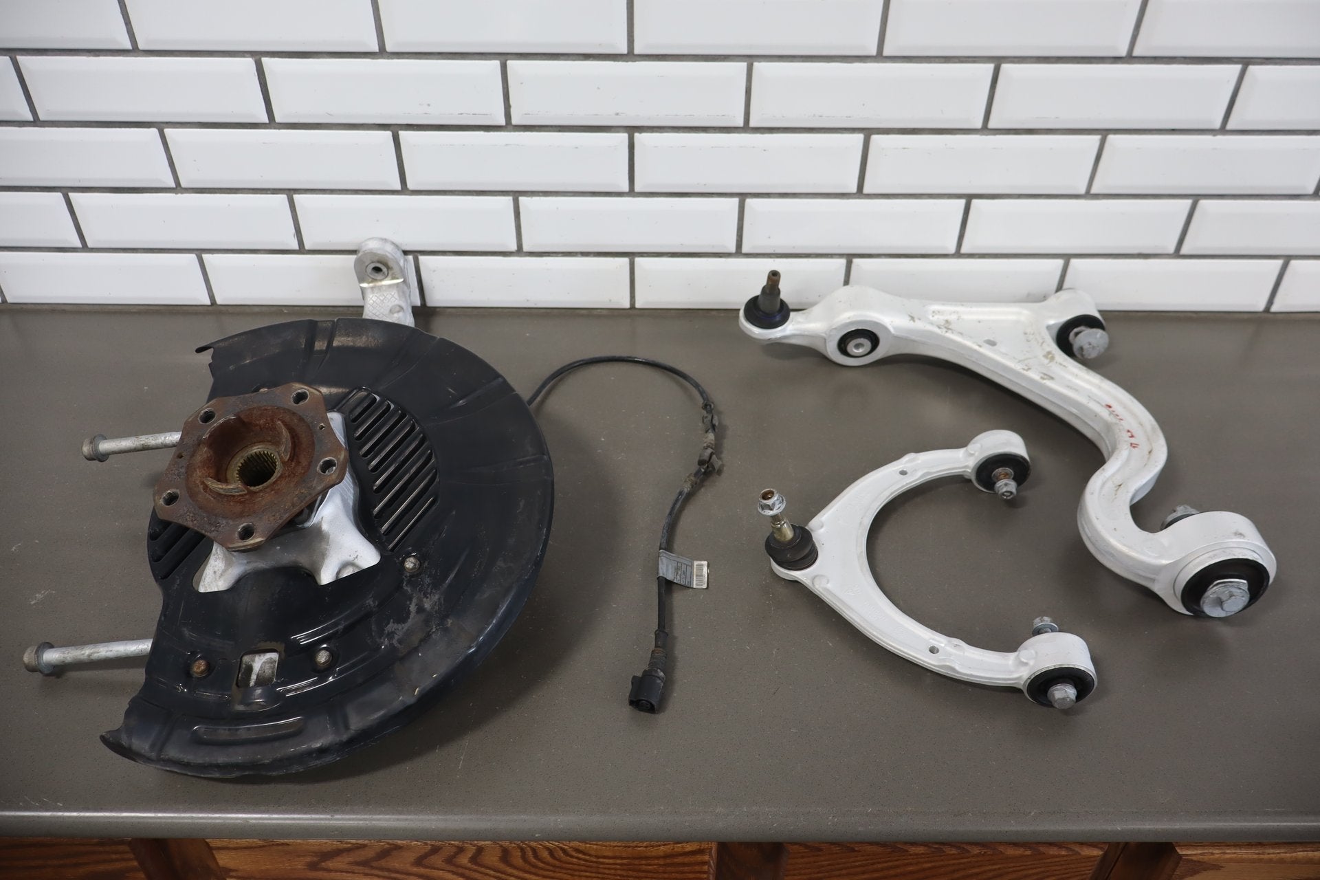 2010 Porsche Panamera 4 S Left Front Suspension Knee Control Arm Knuckle