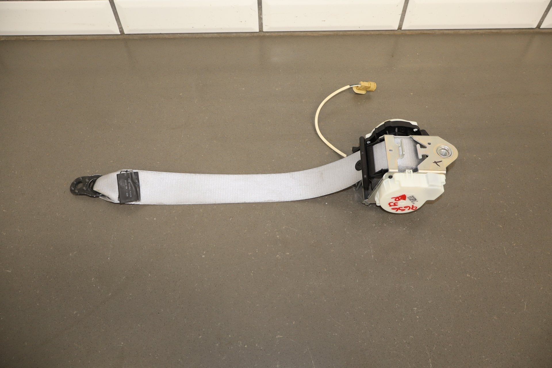 2010 Porsche Panamera 4 S Left Rear Seat Belt Yachting Blue/ Cream BD