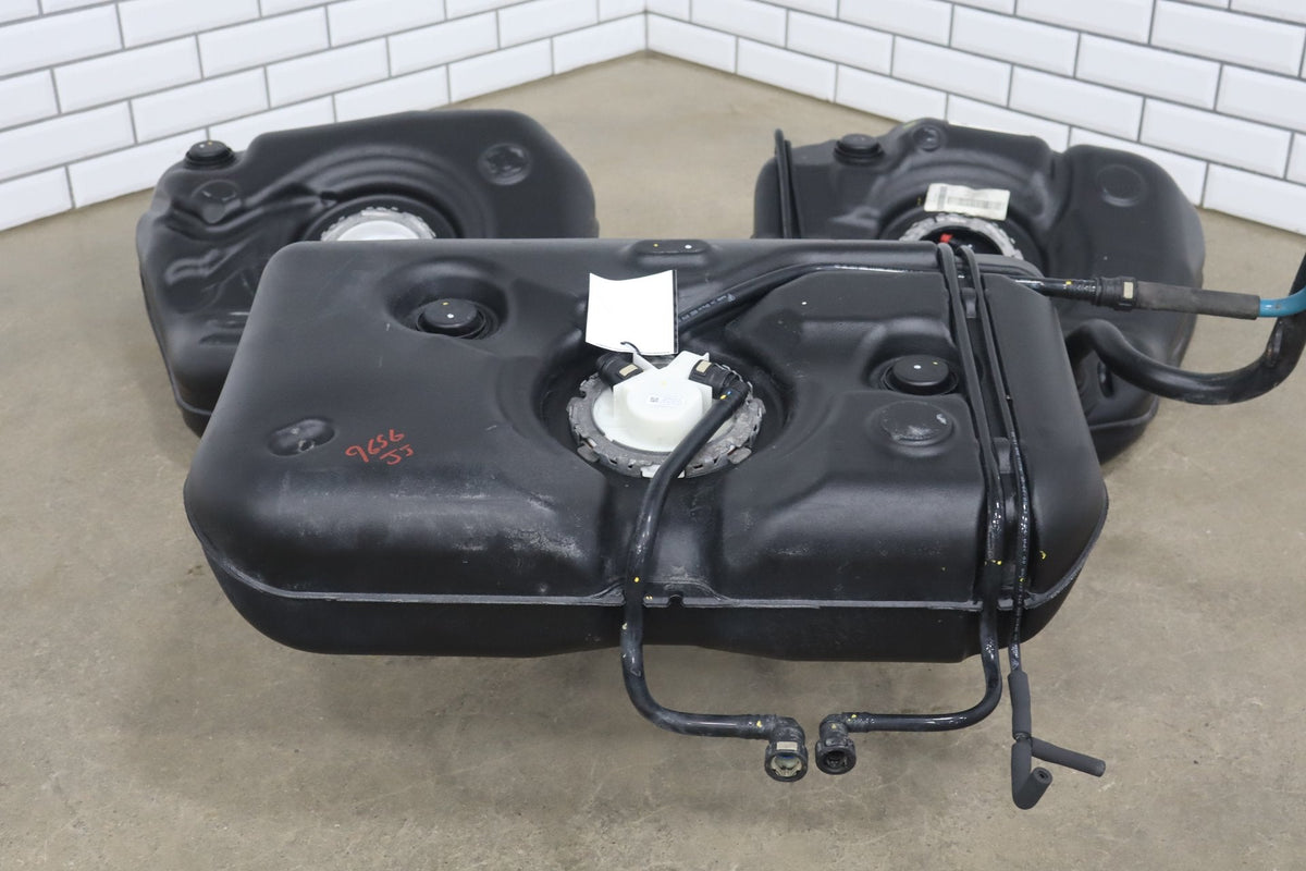 2010 Porsche Panamera 4S 970 V8 Fuel Tank Assembly with Fuel Pump OEM