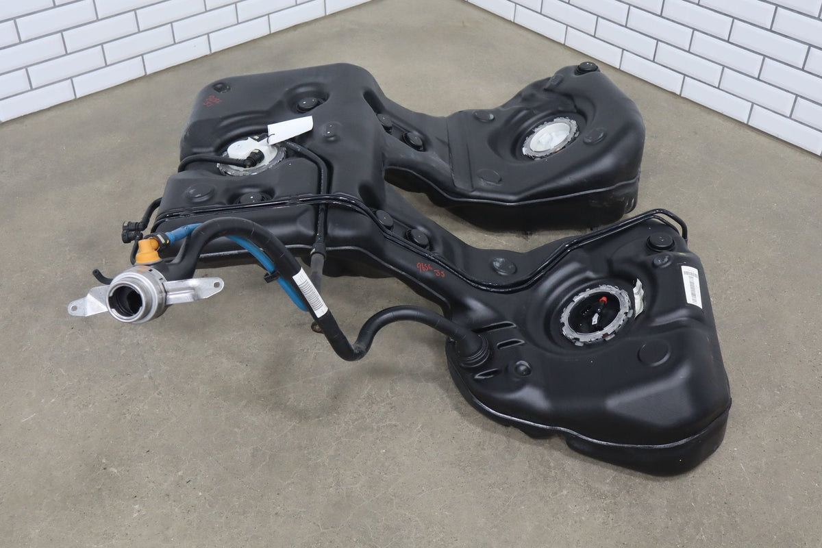 2010 Porsche Panamera 4S 970 V8 Fuel Tank Assembly with Fuel Pump OEM