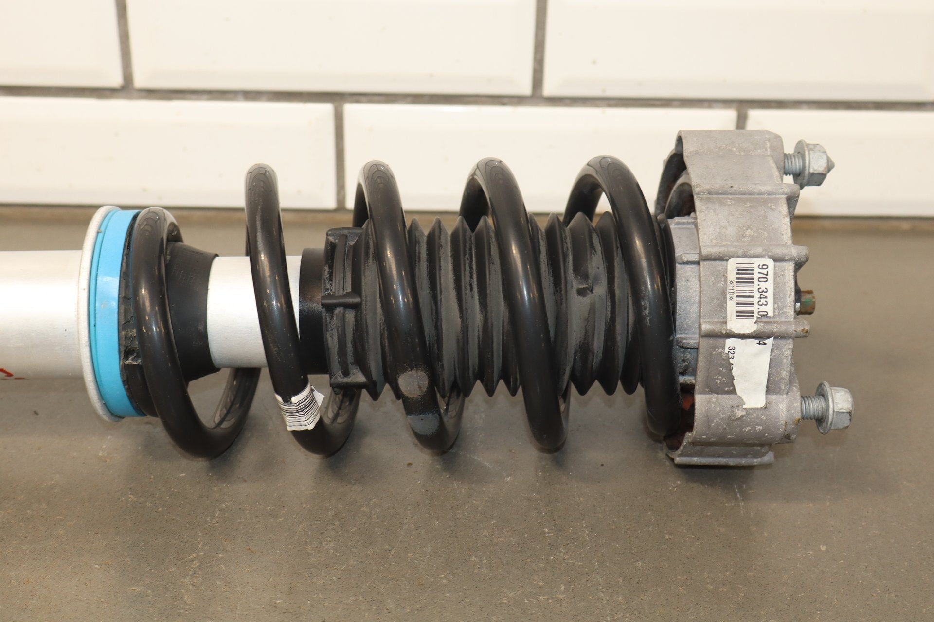 2010 Porsche Panamera 4s Left Front Strut Shock Absorber Assembly OEM