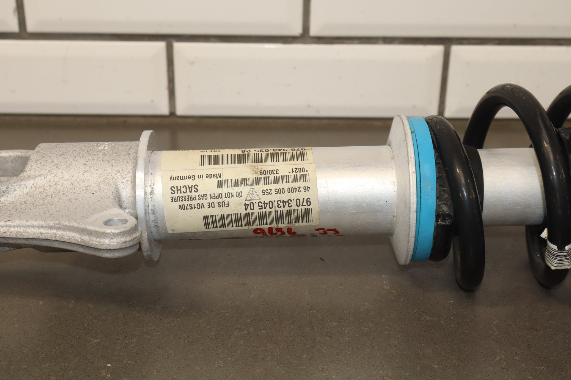 2010 Porsche Panamera 4s Left Front Strut Shock Absorber Assembly OEM