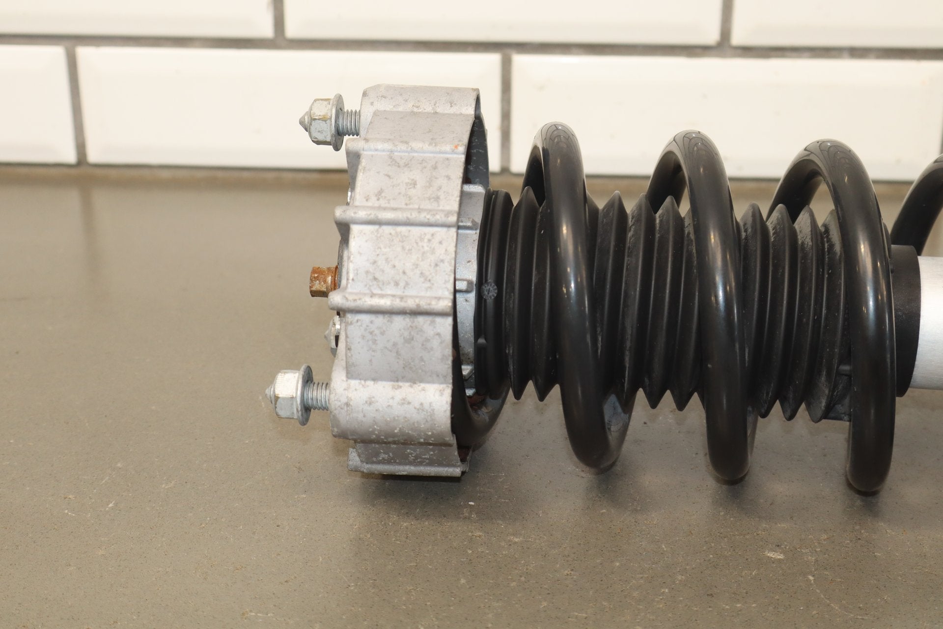 2010 Porsche Panamera 4s Left Front Strut Shock Absorber Assembly OEM