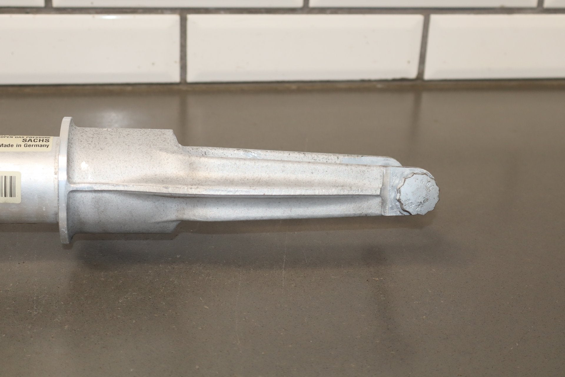 2010 Porsche Panamera 4s Left Front Strut Shock Absorber Assembly OEM