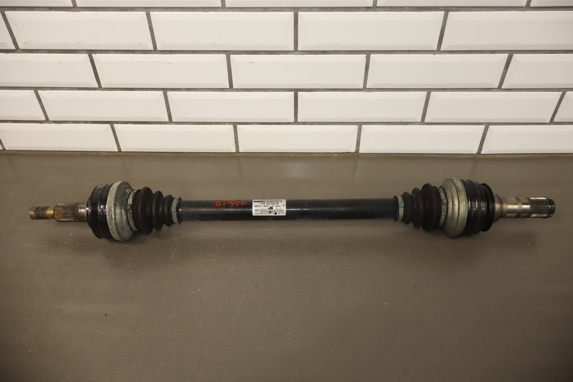2010 Porsche Panamera 4s Left Rear Suspension Control Arm Spindle Axle OEM
