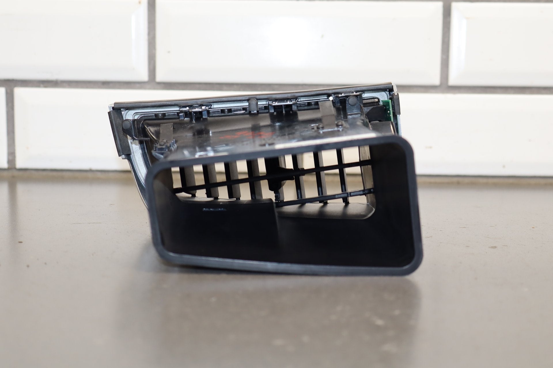 2010 Porsche Panamera 4s OEM Dashboard Vent Sent (4)