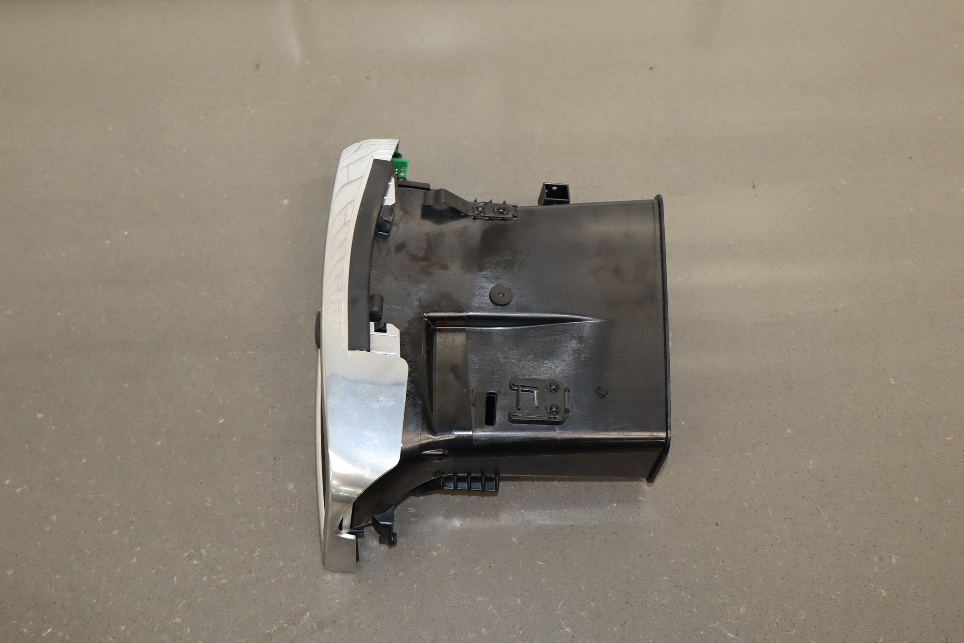 2010 Porsche Panamera 4s OEM Dashboard Vent Sent (4)