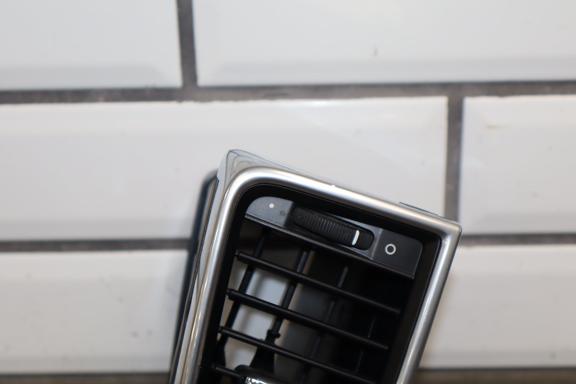 2010 Porsche Panamera 4s OEM Dashboard Vent Sent (4)