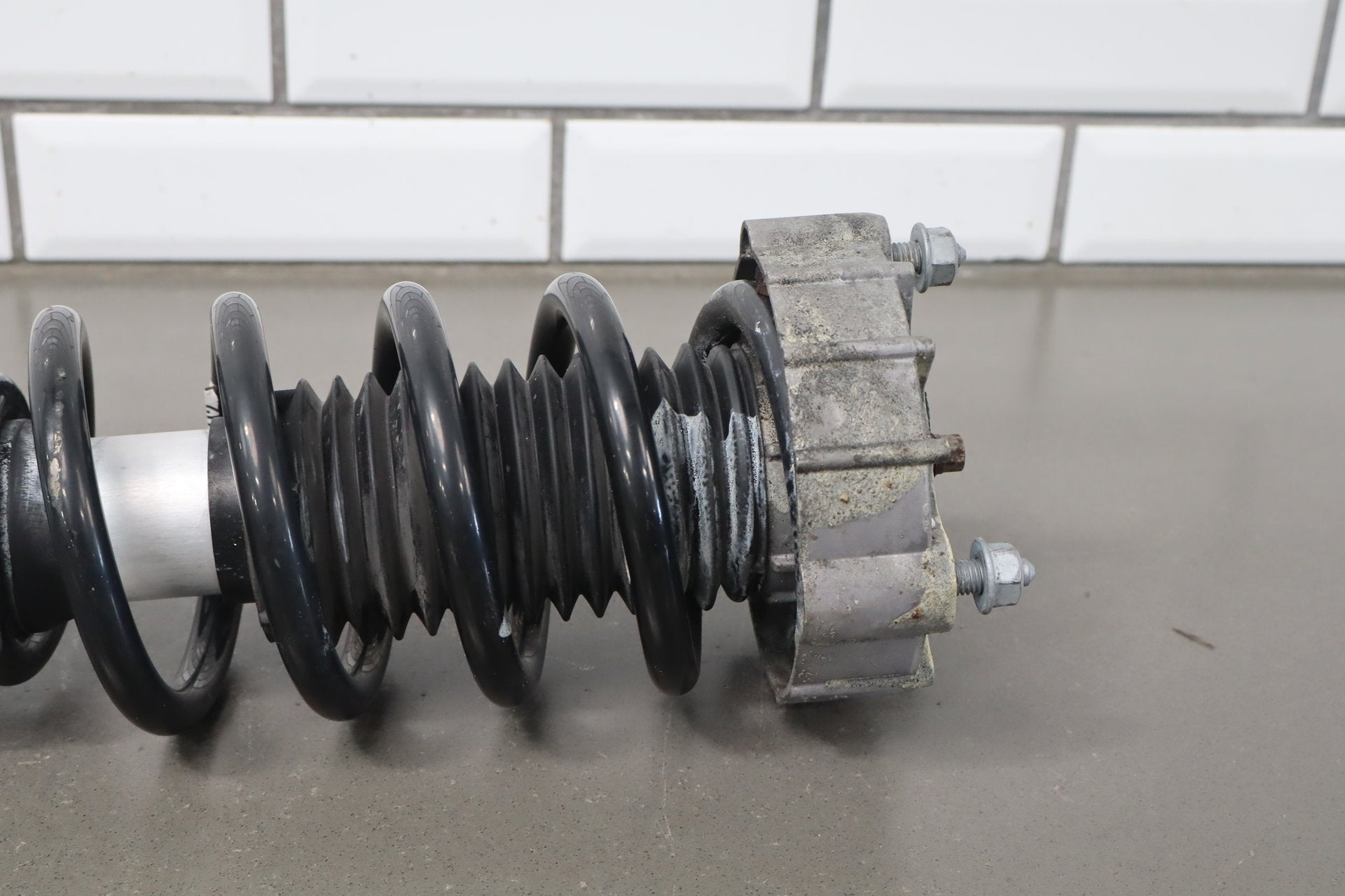 2010 Porsche Panamera 4s Right Front Strut OEM