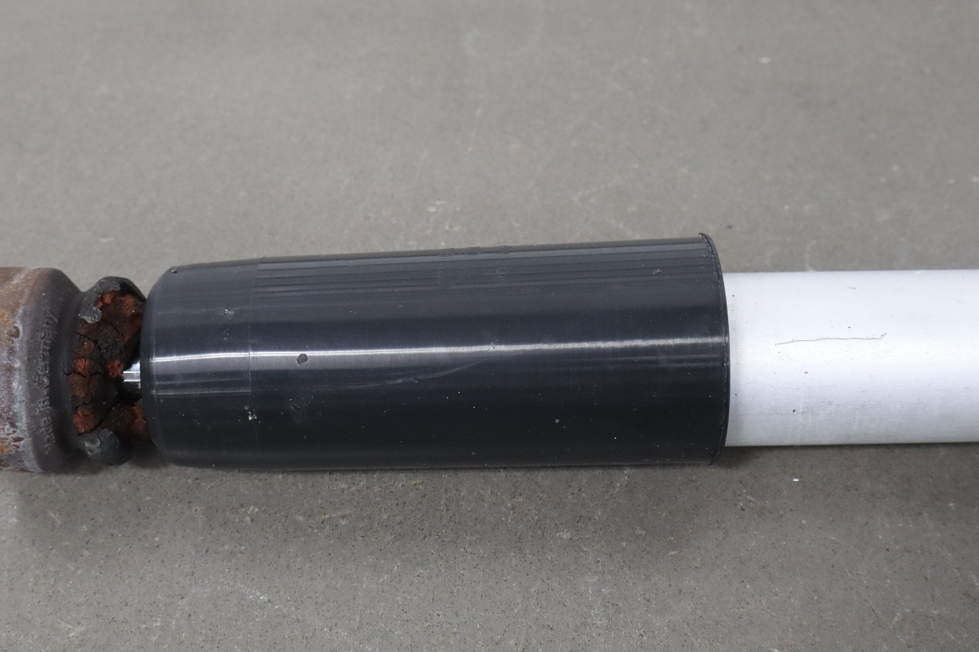 2010 Porsche Panamera 4s Right Rear Strut Shock Absorber OEM OEM