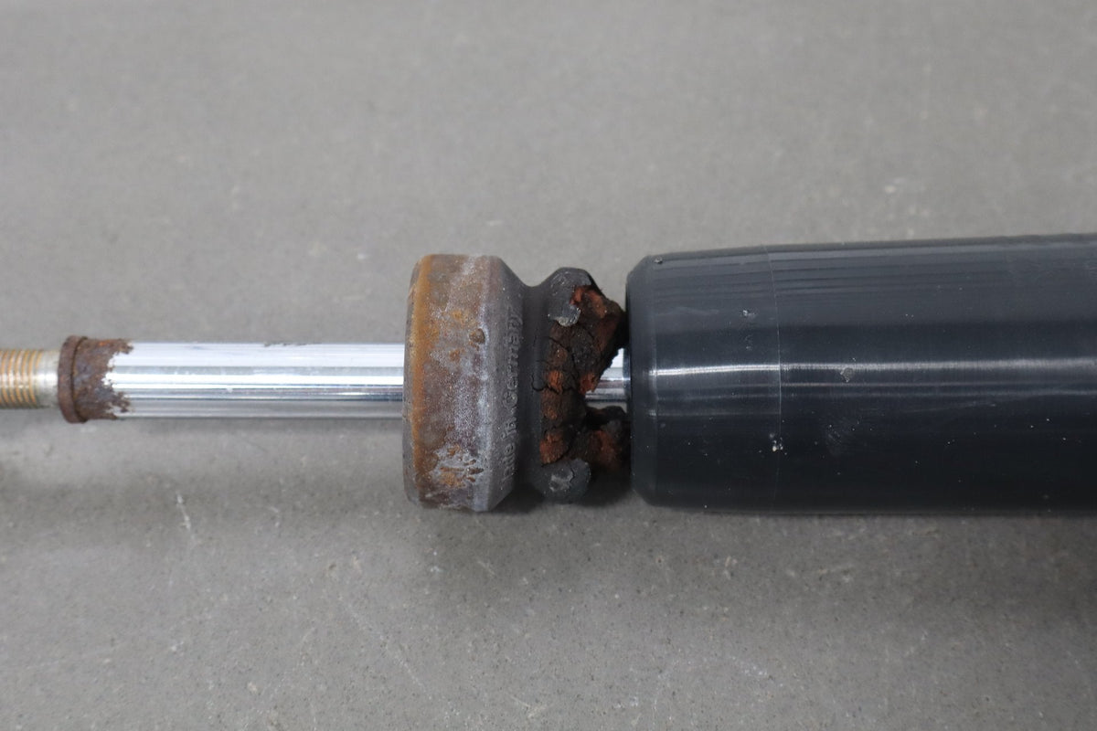 2010 Porsche Panamera 4s Right Rear Strut Shock Absorber OEM OEM