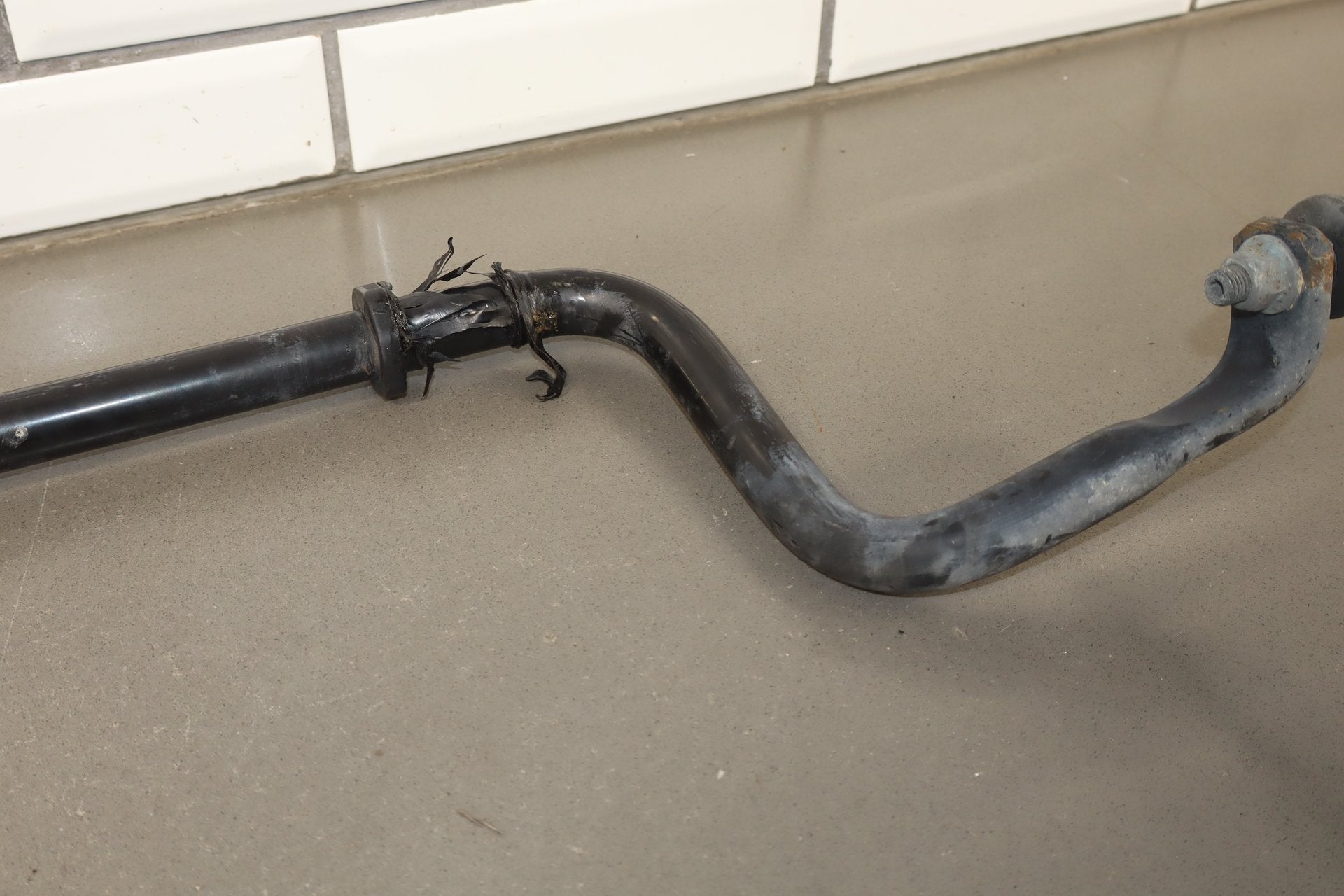 2010 Porsche Panamera Front Sway Stabilizer Bar OEM