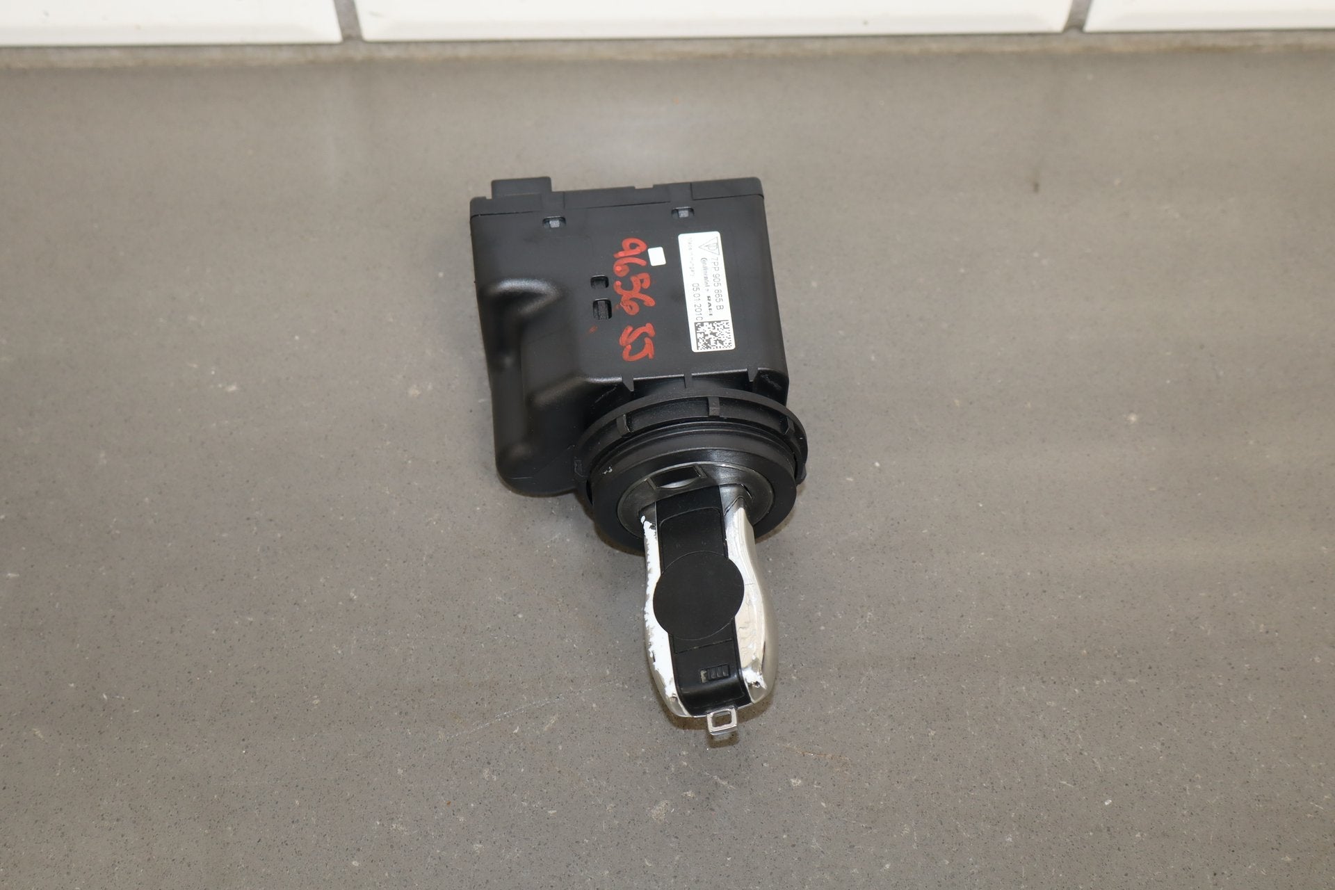 2010 Porsche Panamera Ignition Switch with Key OEM Tested