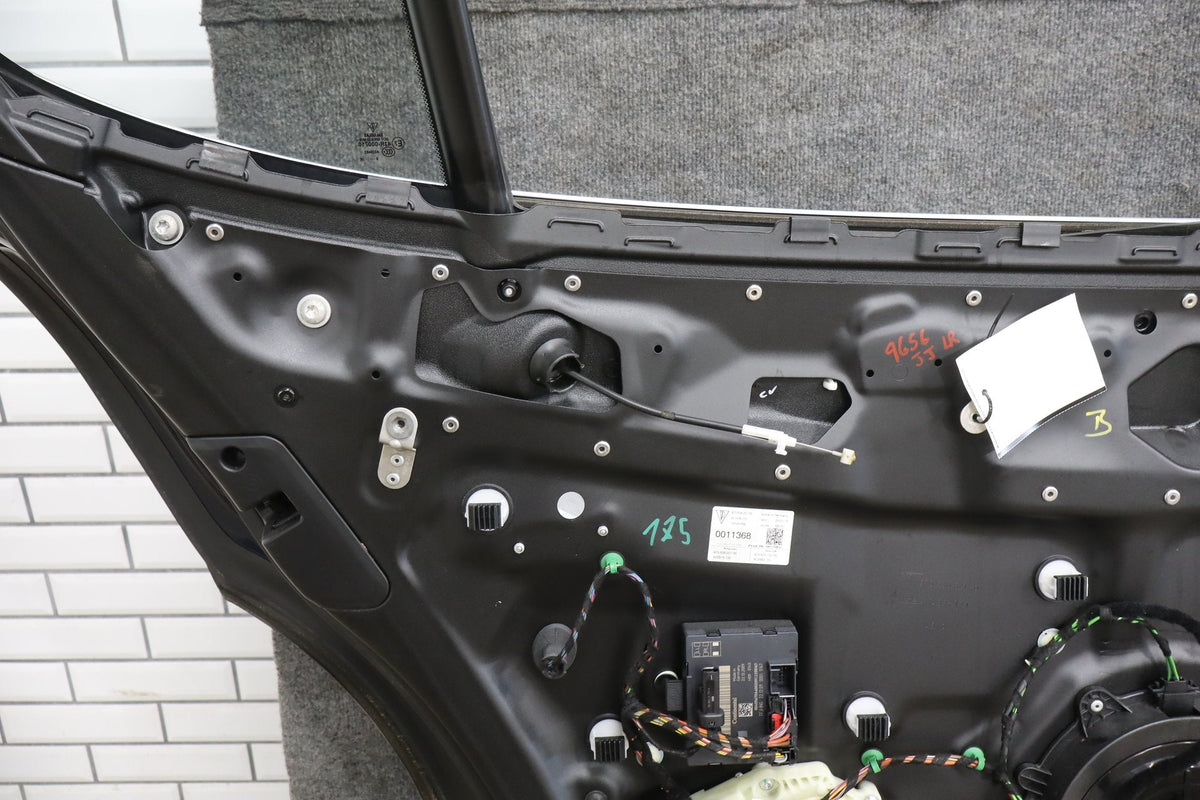 2010 Porsche Panamera Left Rear Door Dark Blue Metallic ( N4 )