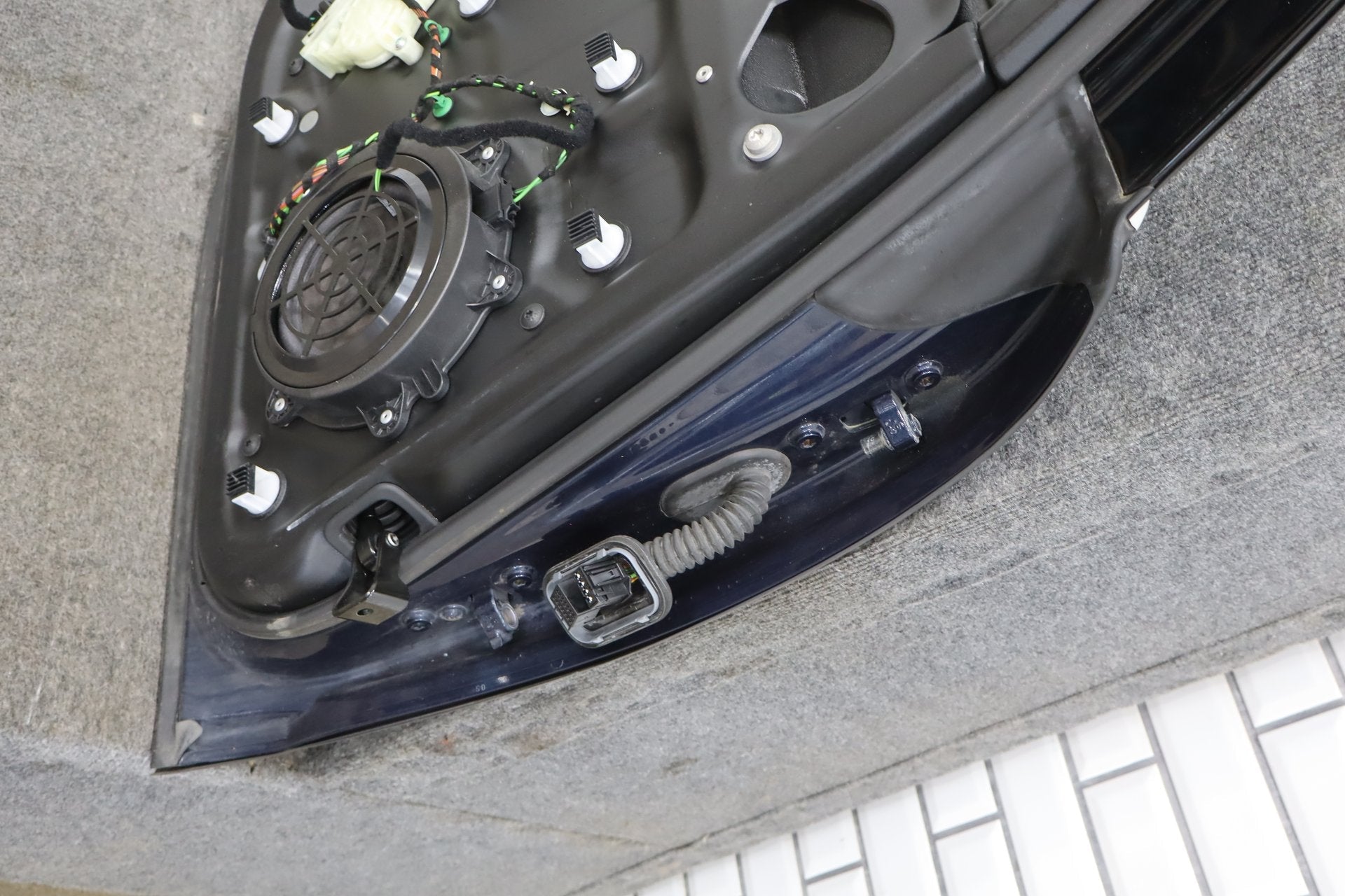 2010 Porsche Panamera Left Rear Door Dark Blue Metallic ( N4 )