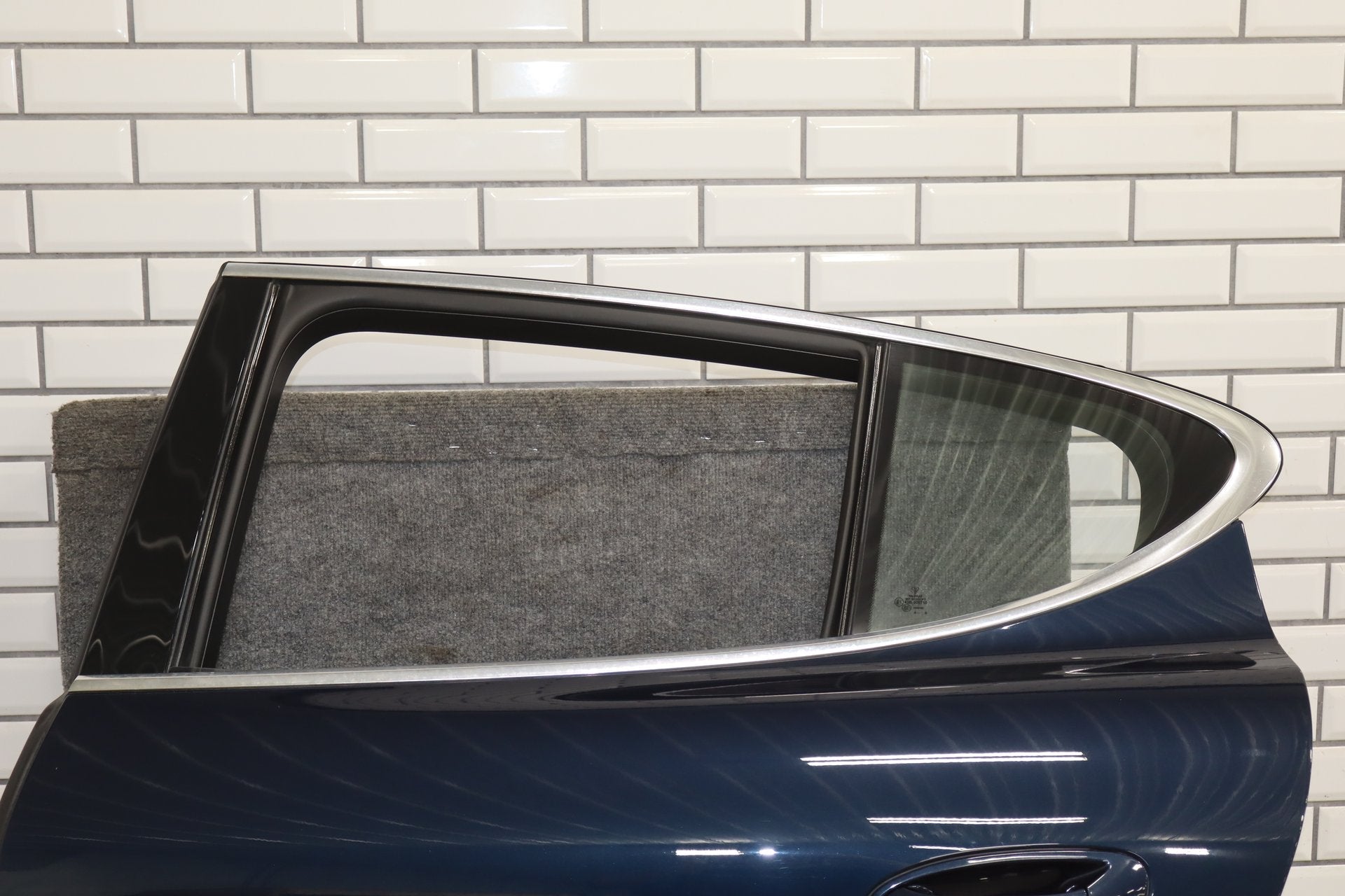 2010 Porsche Panamera Left Rear Door Dark Blue Metallic ( N4 )