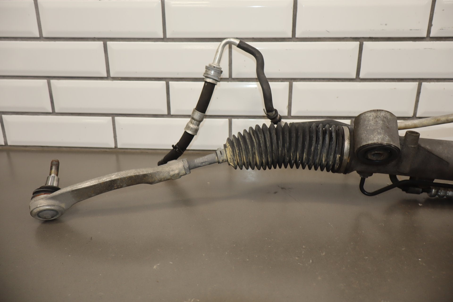 2010 Porsche Panamera Power Steering Rack And Pinion Assembly OEM
