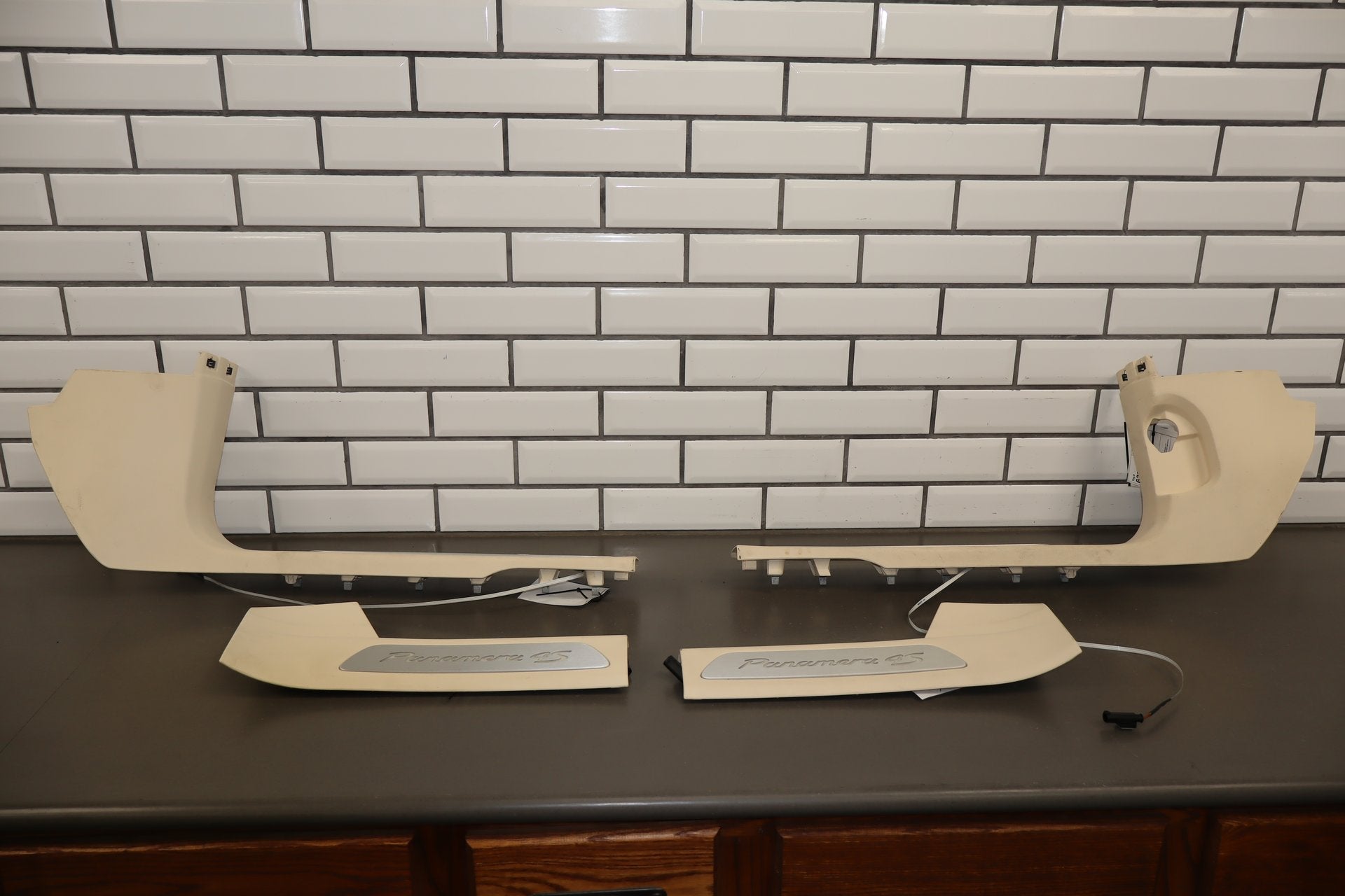 2010 Porsche Panamera Sedan Set x4- Sill Plates Yachting Blue/ Cream (BD)