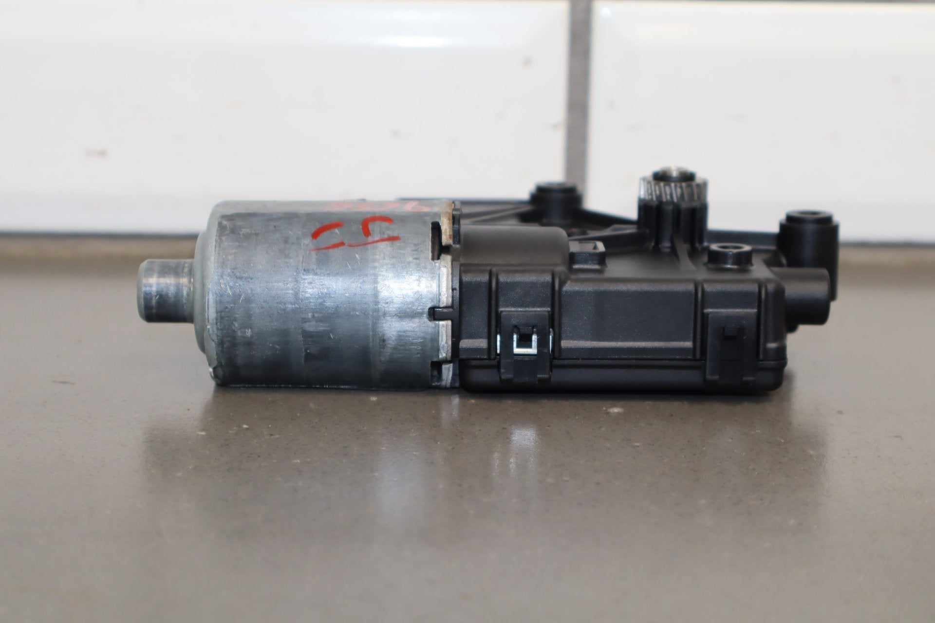 2010 Porsche Panamera Sun Roof Motor OEM