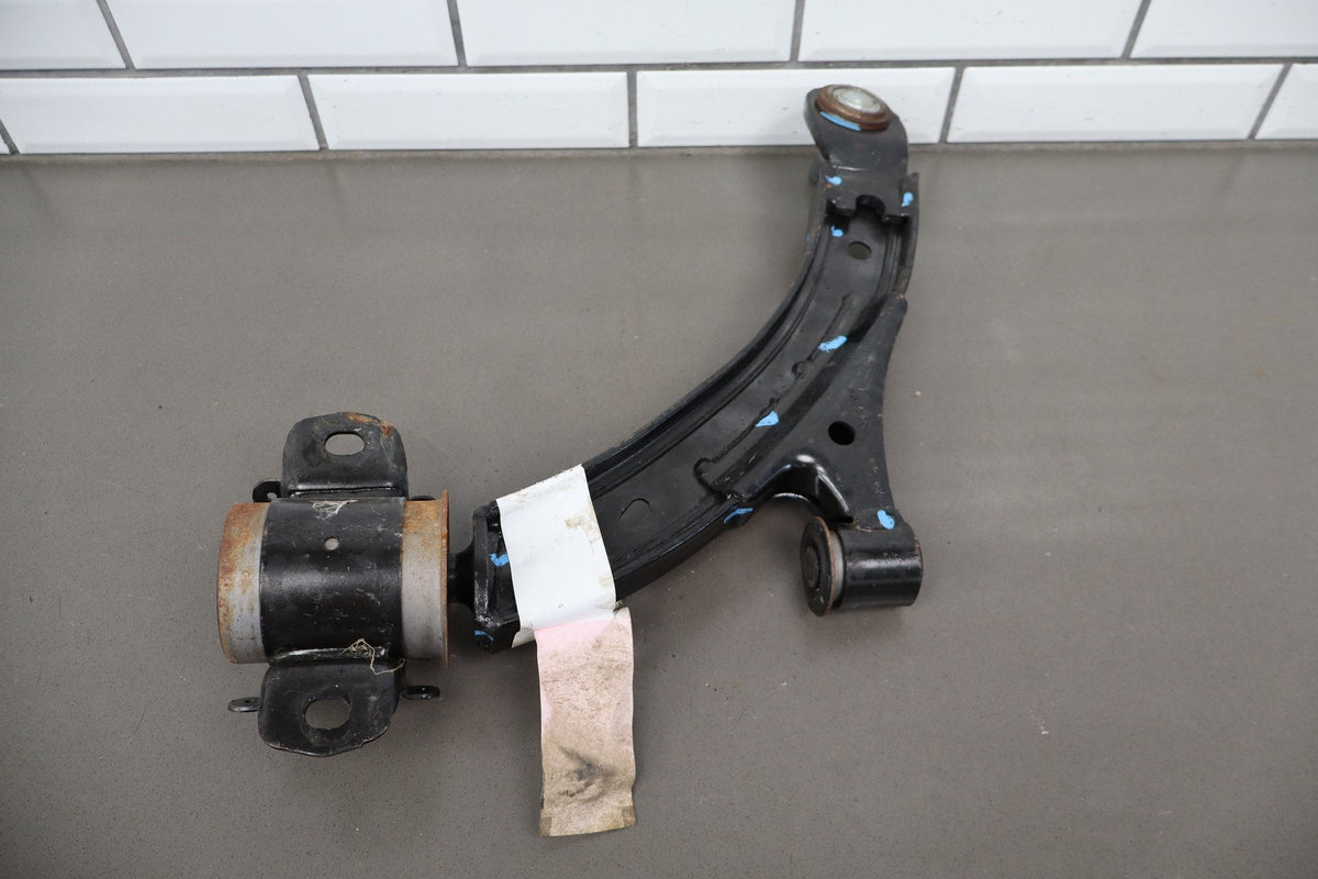 2011-14 Ford Mustang GT Right Front Loaded Spindle Hub Arm