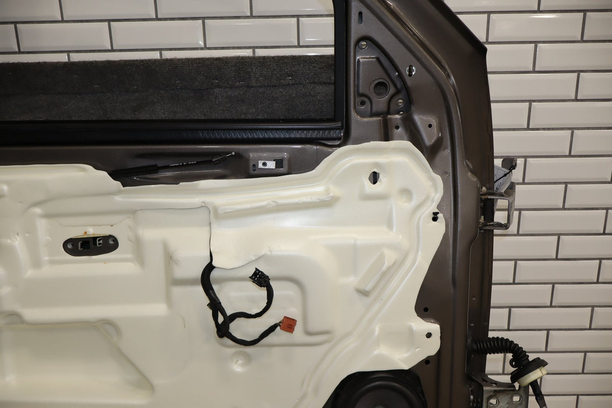 2011-2014 Chevrolet Tahoe/Suburban/Silverado Left Front Door Mocha Steel GHA