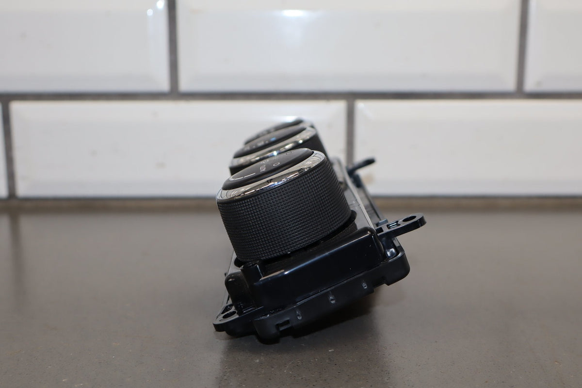 2011-2014 Dodge Challenger Climate Control 55111463AE OEM