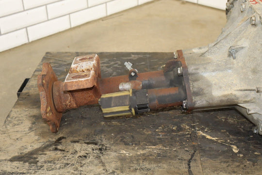 2011 - 2015 Chevrolet Suburban 2500 4WD Front Differential Assembly 3.73 GT4