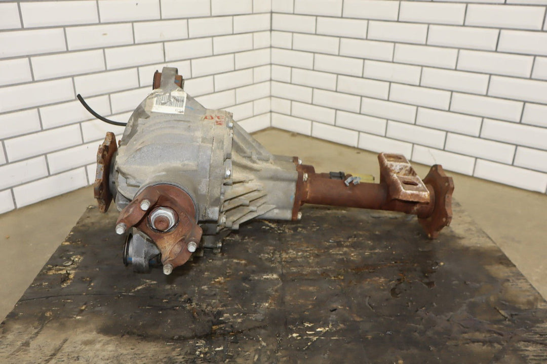 2011 - 2015 Chevrolet Suburban 2500 4WD Front Differential Assembly 3.73 GT4