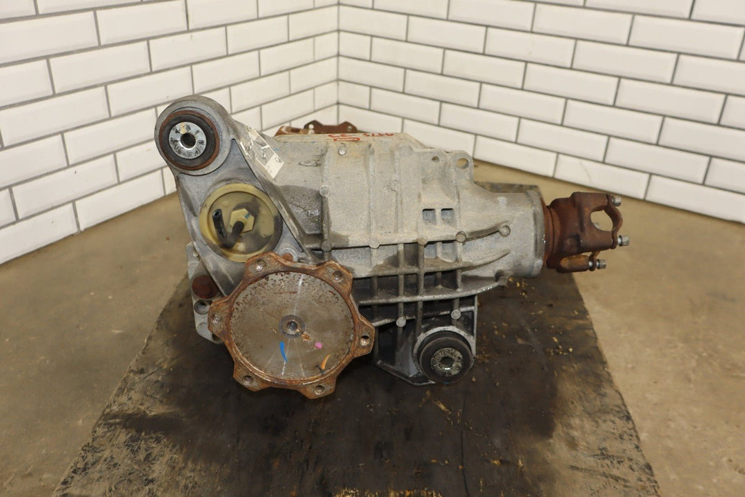 2011 - 2015 Chevrolet Suburban 2500 4WD Front Differential Assembly 3.73 GT4