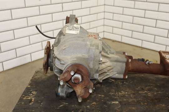 2011 - 2015 Chevrolet Suburban 2500 4WD Front Differential Assembly 3.73 GT4